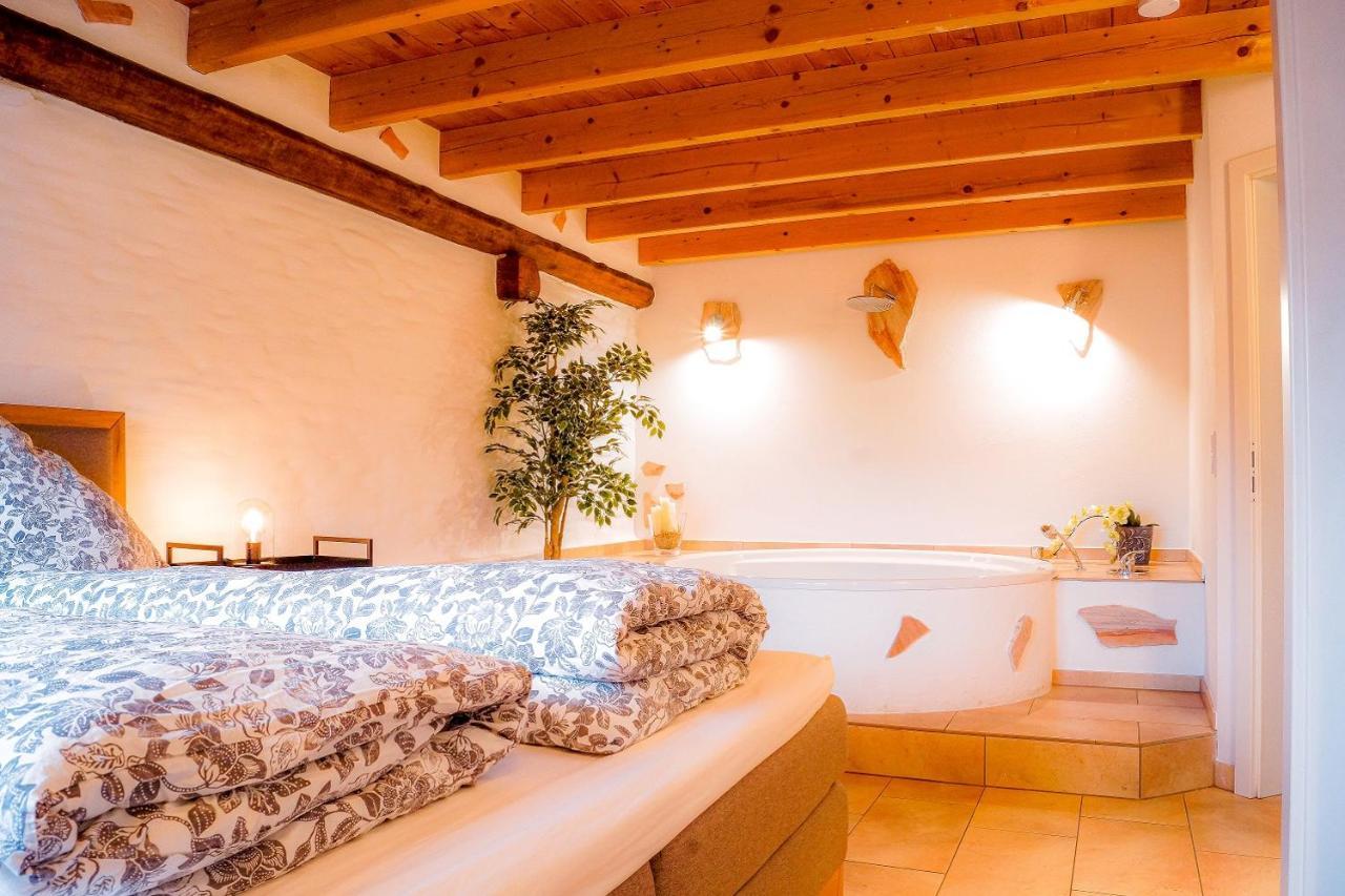 Besondere Ferienwohnung Spirit Auf Idyllischem Reiterhof Nahe Burg Eltz Munstermaifeld ภายนอก รูปภาพ