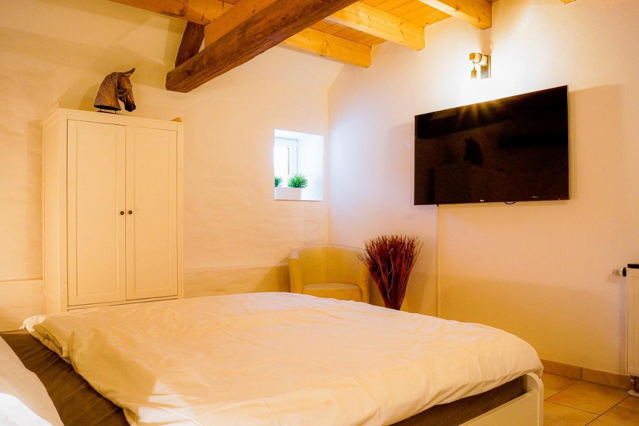 Besondere Ferienwohnung Spirit Auf Idyllischem Reiterhof Nahe Burg Eltz Munstermaifeld ภายนอก รูปภาพ